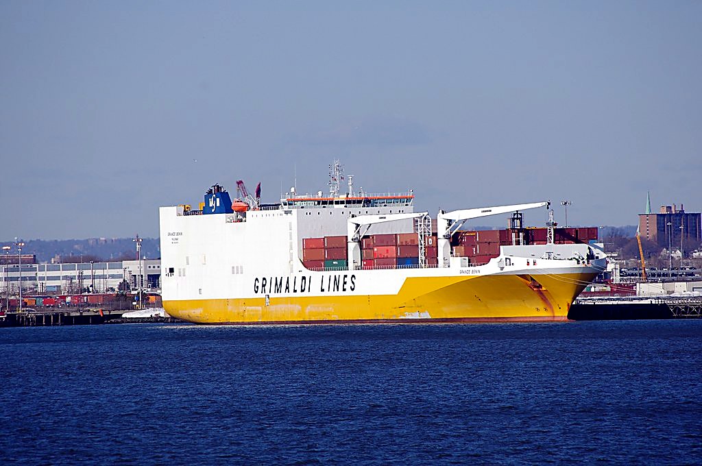 BluePeak Ocean freight operations in progress — cargo being handled by our origin and gateway teams