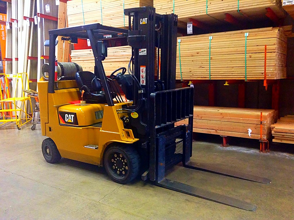 BluePeak Parcel, warehousing & customs operations in progress — cargo being handled by our origin and gateway teams